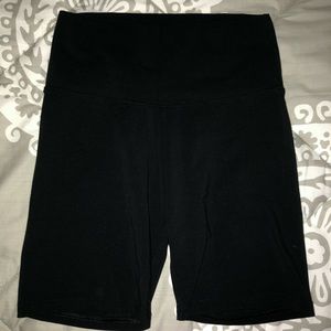 Aritzia biker shorts (never worn)